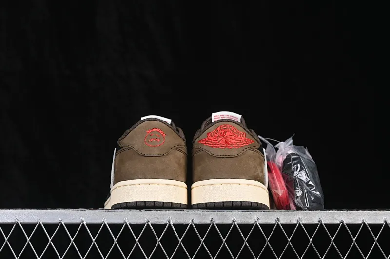 All categories Air Jordan Jordan series basketball shoes Air Jordan 1 Low ZG version Travis Scott x Air Jordan 1 Low OG AJ1 Joe 1 undercut low top full head layer CQ4277-001